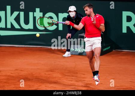 L'Aia, Paesi Bassi. 04th Mar 2022. DEN HAAG, PAESI BASSI - 4 MARZO: Steven Diez del Canada gioca una mano d'anticipo nella sua partita singola contro Tallon Griekspoor dei Paesi Bassi durante il 2022 Davis Cup Qualifier tra Paesi Bassi e Canada allo Sportcampus Zuiderpark il 4 marzo 2022 a Den Haag, Paesi Bassi (Foto di Andre Weening/Orange Pictures) credito: Orange Pics BV/Alamy Live News Foto Stock