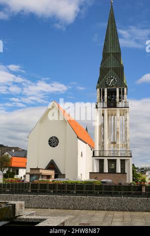 La Cattedrale di Molde (in norvegese: Molde domkirke) è una cattedrale della Chiesa di Norvegia, situata nel comune di Molde, nella contea di Moere og Romsdal, in Norvegia. È loc Foto Stock