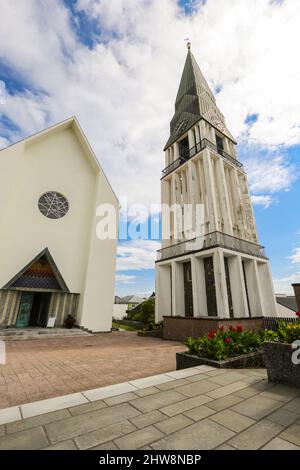 La Cattedrale di Molde (in norvegese: Molde domkirke) è una cattedrale della Chiesa di Norvegia, situata nel comune di Molde, nella contea di Moere og Romsdal, in Norvegia. È loc Foto Stock