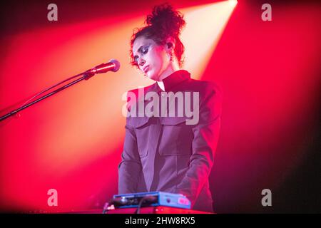 Alice Wonder si esibisce a la 2 de Apolo, Barcellona, 25 febbraio 2022. Fotografo: ALE Espaliat Foto Stock