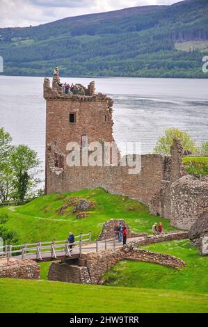 Castello Urquhart sul Loch Ness, Highlands scozzesi, Scotland, Regno Unito Foto Stock