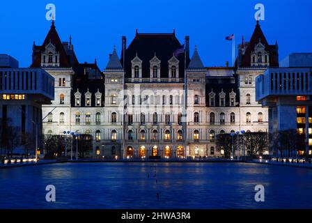 New York state Capitol, ad Albany, New York al tramonto Foto Stock