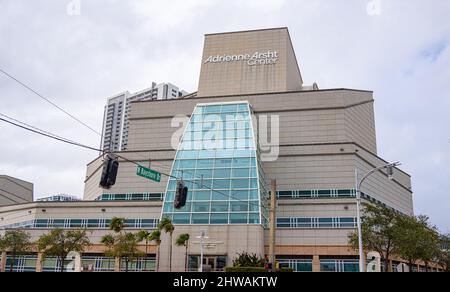 Adrienne Arsht Center a Miami - MIAMI, FLORIDA - 14 FEBBRAIO 2022 Foto Stock