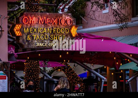 Famoso cibo messicano e negozio di Taco a Miami Beach Espanola Way - MIAMI, FLORIDA - 14 FEBBRAIO 2022 Foto Stock