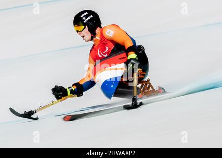 Pechino, Cina. 05th Mar 2022. Paralimpiadi, Para Alpine Sci, Men, Downhill seduta al National Alpine Ski Centre: Termina Geroen Kampschreur, Paesi Bassi. Credit: Christoph Soeder/dpa/Alamy Live News Foto Stock