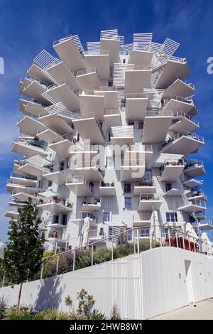 Edificio 'l'Arbre Blanc', architetti: Sou Fujimoto, Nicolas Laisné, Manal Rachdi, Dimitri Roussel. Responsabili di progetto: Evolis, Promo, SAS l'Arbre Blanc. Distretto di Richter, Port Marianne. Montpellier, Occitanie, Francia Foto Stock