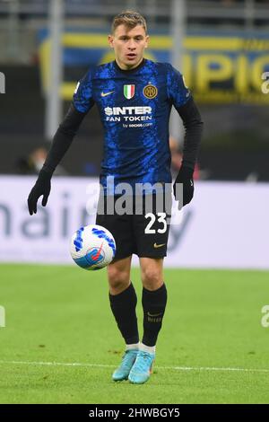 Milano, Italia. 04th Mar 2022. Nicol˜ Barella (FC Inter) in azione la Serie A tra FC.Inter e US. Salernitana 1919 al San Siro Stadium Punteggio finale: 5-0 (Photo by Agostino Gemito/Pacific Press) Credit: Pacific Press Media Production Corp./Alamy Live News Foto Stock