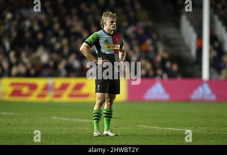 Twickenham, Regno Unito. 04th Mar 2022. Premiership Rugby. Harlequins V Newcastle Falcons. Lo Stoop. Twickenham. Louis Lynagh (Harlequins) durante la partita di rugby Harlequins V Newcastle Falcons Gallagher Premiership. Credit: Sport in immagini/Alamy Live News Foto Stock