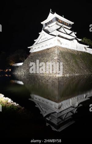 Kokura castello di notte a Kitakyushu City, Giappone Foto Stock