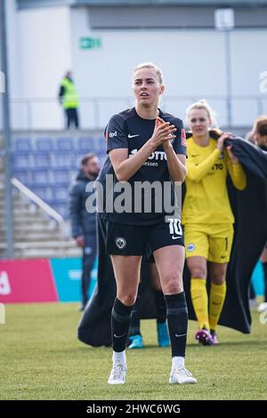 Francoforte, Germania. 05th Mar 2022. Laura Freigang (10 Francoforte) dopo la partita di flyeralarm Frauen-Bundesliga 2021/2022 tra Eintracht Frankfurt e TSG Hoffenheim allo Stadio di Brentanobad a Francoforte sul meno, Germania. Norina Toenges/Sports Press Photo Credit: SPP Sport Press Photo. /Alamy Live News Foto Stock