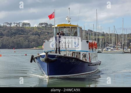 Il Tamar Belle, un traghetto Cremyll che attraversa Hamoaze verso Plymouth. Il traghetto passeggeri fornisce un servizio di linea tutto l'anno tra Devon e C. Foto Stock