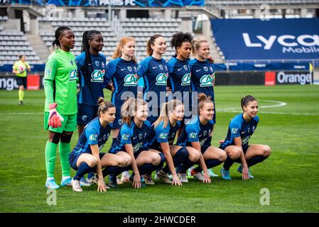 Parigi, Francia. 05th Mar 2022. I giocatori del Paris FC precedono la Coppa Francese delle Donne, quarto finale di partita di calcio tra il Paris FC e il FC Fleury 91 il 5 marzo 2022 allo stadio Charlety di Parigi, Francia - Foto Melanie Laurent / A2M Sport Consulting / DPPI Credit: DPPI Media/Alamy Live News Foto Stock