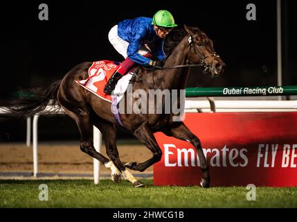 Dubai, SONO. 5th Mar 2022. STORM DAMAGE with jockey FRANKIE DETTORI vince Ras al Khor Conditions oltre 1400m (7 furlong) durante il Super Sabato al Meydan Racecourse a Dubai, Emirati Arabi Uniti, 5 marzo 2022. (Credit Image: © Martin Dokoupil/ZUMA Press Wire) Credit: ZUMA Press, Inc./Alamy Live News Foto Stock