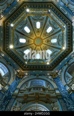 Vienna, Austria - 17 luglio 2021: Il caffè all'interno del Kunsthistorisches Museum di Vienna o Museum of Art History. Foto Stock