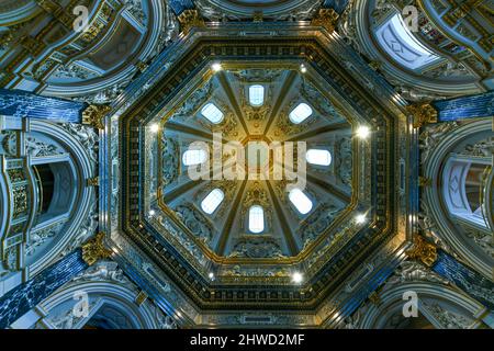 Vienna, Austria - 17 luglio 2021: Il caffè all'interno del Kunsthistorisches Museum di Vienna o Museum of Art History. Foto Stock