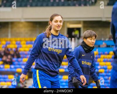 Wimbledon, Londra, Regno Unito. 05th Mar 2022. Aniek Nouwen (3 - Chelsea Women) si riscalda prima della partita tra Chelsea Women e Manchester City Women nella finale 2022 della fa Women's Continental Tires League Cup al Cherry Red Records Stadium, Plow Lane, Wimbledon il 5th marzo 2022 Claire Jeffrey/SPP Credit: SPP Sport Press Photo. /Alamy Live News Foto Stock