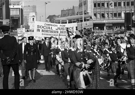 la marcia irlandese per i diritti civili a Victoria Square, Birmingham. 5th ottobre 1969. Foto Stock