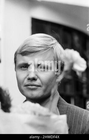 Jon Voight, attore e protagonista del nuovo rilascio, Midnight Cowboy, (Autumn UK Release), ha illustrato a piedi la città. 11th luglio 1969. L'attore è a Londra per alcuni giorni, per i colloqui sul suo prossimo film, il rivoluzionario. Foto Stock