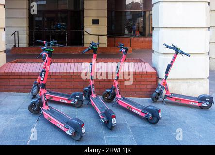 E-scooters voi Foto Stock