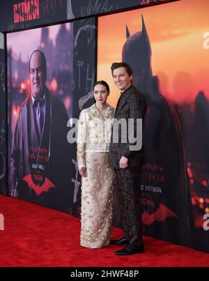 01 marzo 2022 - New York, New York - Zoe Kazan e Paul Dano. Â€œThe Batmanâ€ prima mondiale tenutasi al Josie Robertson Plaza, Lincoln Center. (Credit Image: © J. Lingo/AdMedia via ZUMA Press Wire) Foto Stock