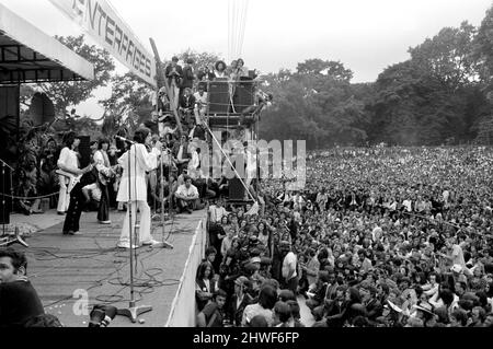 Concerto pop ad Hyde Park: I Rolling Stones si esibiscono sul palco. Luglio 1969 Z06626-049 Foto Stock