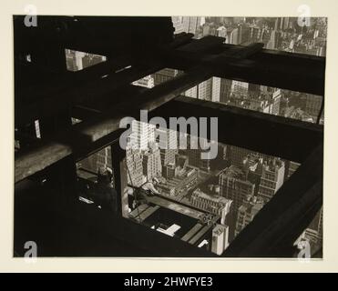 Lavorare su The Beam, Empire state Building. Artista: Lewis W. Hine, americano, 1874–1940 Foto Stock
