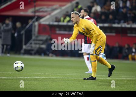 Portiere del PSG Keylor Navas durante il campionato francese Ligue 1 partita di calcio tra OGC Nice (OGCN) e Paris Saint-Germain (PSG) il 5 marzo 2022 allo stadio Allianz Riviera di Nizza, Francia - Foto: Jean Catuffe/DPPI/LiveMedia Foto Stock