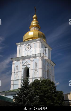 St Michaels cupola dorata monastero nella città di Kiev, Ucraina Foto Stock