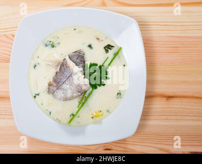 Vista dall'alto della zuppa scozzese Cullen skink Foto Stock