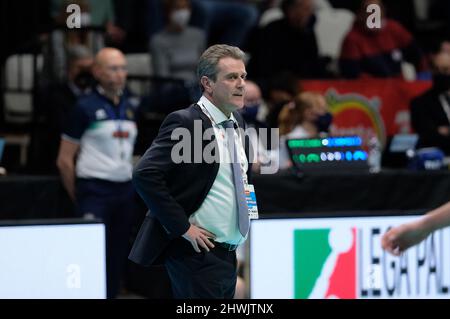 Unipol Arena, Bologna, Italia, marzo 06, 2022, Angelo Lorenzetti - ITAS Trentino in finale - Sir Safety Conad Perugia vs ITAS Trentino - Italian Volley Men Cup Foto Stock