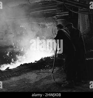 Lo stabilimento di altoforno di Skinningrove, che si chiuderà. 1971. Foto Stock