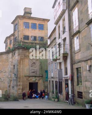 PUERTA MERIDIIONAL DEL ANTIGUO MONASTERIO DE SAN PELAYO ANTEALTARES CONVERIDO EN COLEGIO INFANTIL. LOCALITÀ: MONASTERIO SAN PELAYO DE ANTARES. SANTIAGO DE COMPOSTELA. A CORUÑA. SPAGNA. Foto Stock