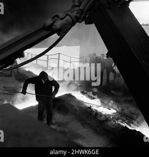 Lo stabilimento di altoforno di Skinningrove, che si chiuderà. 1971. Foto Stock