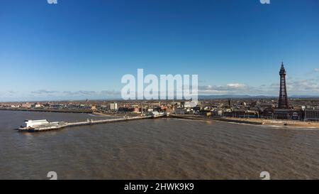Una vista aerea della Blackpool Tower nel Lancashire, Regno Unito Foto Stock