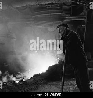 Lo stabilimento di altoforno di Skinningrove, che si chiuderà. 1971. Foto Stock