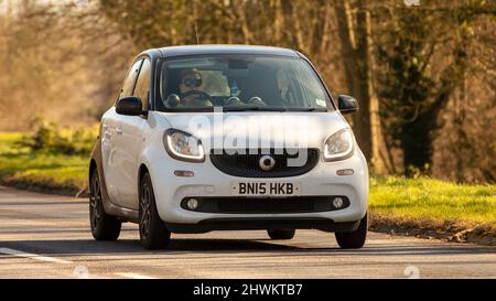 Auto Smart Forfour 2015 999cc bianca Foto Stock