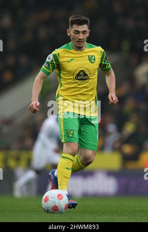 Norwich, Regno Unito. 06th Mar 2022. Billy Gilmour di Norwich City in azione durante la partita della Premier League tra Norwich City e Brentford a Carrow Road, Norwich, Inghilterra, il 5 marzo 2022. Foto di Ken Sparks. Solo per uso editoriale, licenza richiesta per uso commerciale. Nessun utilizzo nelle scommesse, nei giochi o nelle pubblicazioni di un singolo club/campionato/giocatore. Credit: UK Sports Pics Ltd/Alamy Live News Foto Stock