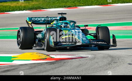 Circuit de Barcelona-Catalunya, Montmelo, Spagna, 23,2.2022, Motorsport: Formula 1 Stagione 2022, prove pre-stagione - Lance Passeggio (CAN), Aston Martin AMR22 Foto Stock