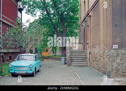 Parcheggiato Trabant car, Lipsia, 17 ottobre 1992, Sassonia, Germania Foto Stock