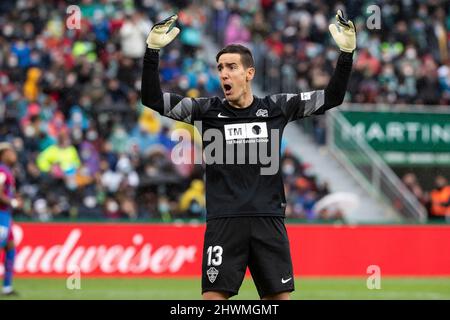 Elche, Spagna, 6 marzo 2022. Edgar Badia di Elche CF durante la partita di la Liga tra Elche CF e FC Barcelna allo stadio Martinez Valero (Photo by Jose Miguel Fernandez /Alamy Live News ) Foto Stock