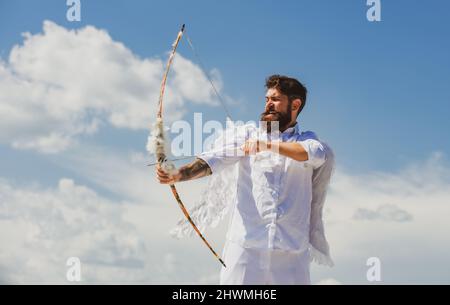 Angelo Valentin con ali. Frecce d'amore. Festa di San Valentino. Foto Stock