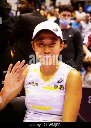 Zhang Shuai (CHN) festeggia dopo aver vinto contro Dayana Yastremska (UKR) durante la finale dell'Open 6eme Sens, Metropole de Lyon 2022, WTA 250 torneo di tennis il 6 marzo 2022 al Palais des Sports de Gerland di Lione, Francia - Foto: Patrick Cannaux/DPPI/LiveMedia Foto Stock