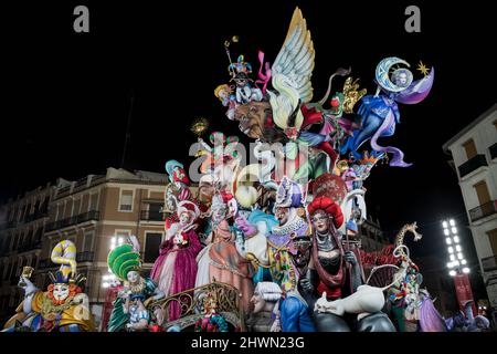 Valencia, Spagna - 4 Settembre 2021: Grande esposizione di Fallas, anni di lavoro vincente con il tema 'fantasia di Venezia' dell'artista Pere Baenas al Convento Jeru Foto Stock