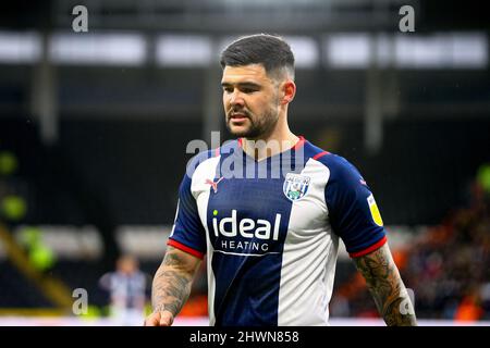 MKM Stadium, Hull, Inghilterra - 5th marzo 2022 Alex Mowatt (27) di West Bromwich - durante la partita Hull City contro West Bromwich Albion, EFL Championship 2021/22 MKM Stadium, Hull, Inghilterra - 5th marzo 2022 Credit: Arthur Haigh/WhiteRosePhotos/Alamy Live News Foto Stock