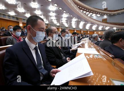 Pechino, Cina. 7th Mar 2022. La seconda riunione plenaria della quinta sessione del Comitato Nazionale della Conferenza consultiva politica popolare Cinese (CPPCC) del 13th si svolge nella Grande Sala del Popolo di Pechino, capitale della Cina, il 7 marzo 2022. Credit: Yin Gang/Xinhua/Alamy Live News Foto Stock