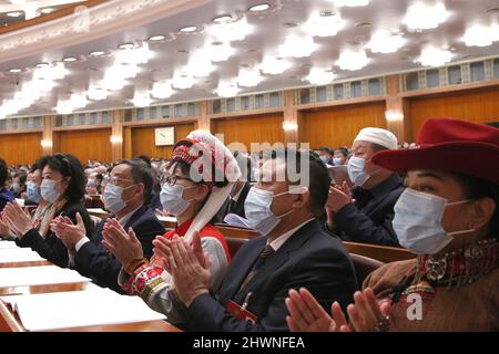 Pechino, Cina. 7th Mar 2022. La seconda riunione plenaria della quinta sessione del Comitato Nazionale della Conferenza consultiva politica popolare Cinese (CPPCC) del 13th si svolge nella Grande Sala del Popolo di Pechino, capitale della Cina, il 7 marzo 2022. Credit: Yin Gang/Xinhua/Alamy Live News Foto Stock