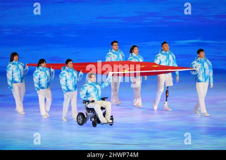 Cina. 4th Mar 2022. Bandiera Nazionale della Cina, 4 MARZO 2022 : Pechino 2022 Paralimpico Winter Games cerimonia di apertura al National Stadium di Pechino, Cina. Credit: Naoki Morita/AFLO SPORT/Alamy Live News Foto Stock