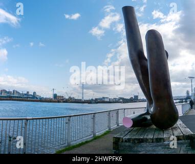 Gary Hume Liberty Grip scultura in bronzo Foto Stock