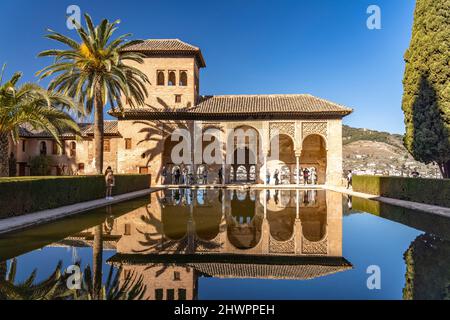 Der Partal Palast, Welterbe Alhambra a Granada, Andalusia, Spanien | il Palazzo Partal, patrimonio mondiale dell'Alhambra a Granada, Andalusia, Spagna Foto Stock
