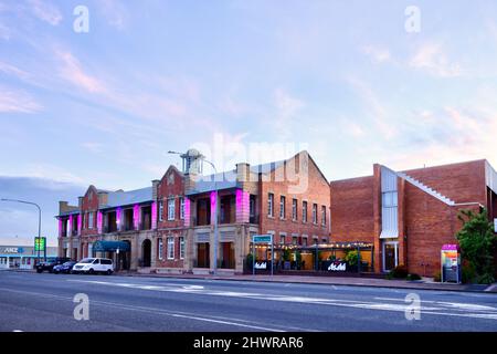 Quality Hotel Regent Rockhampton un edificio storico convertito in hotel di lusso. 1914 Patrimonio storico elencato TAFE College Rockhampton Queensland Au Foto Stock